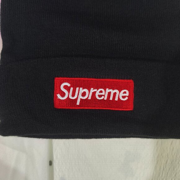 Supreme Black Beanie With Embroidered Logo - Picture 3 of 5